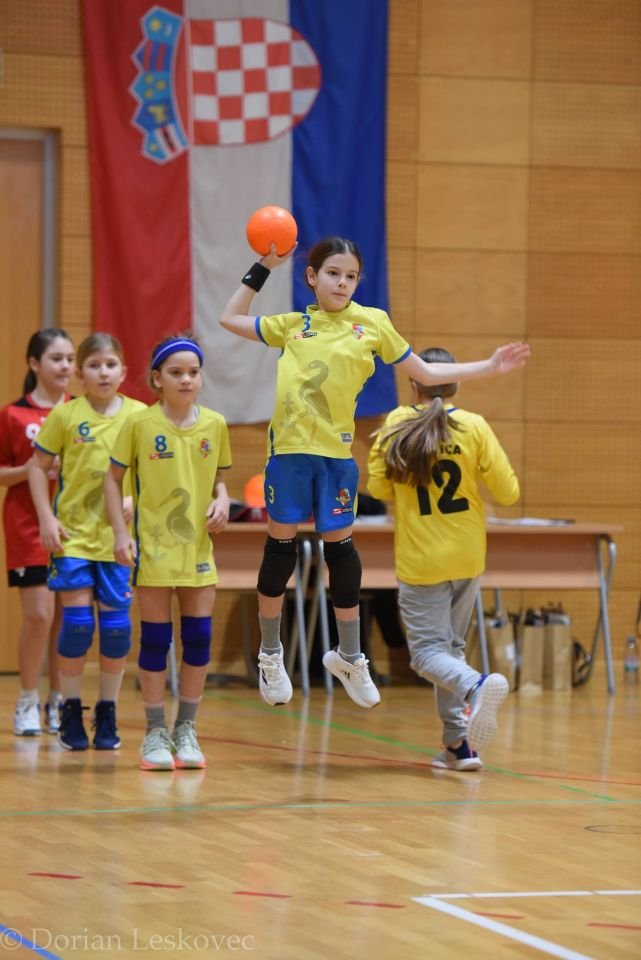 TURNIR U MINI RUKOMETU Međimurje 2026 okupio oko 200 djece i osam klubova iz pet županija (19)