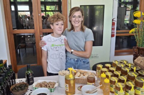 Tamara Petek (3) Tamara Petek (3)