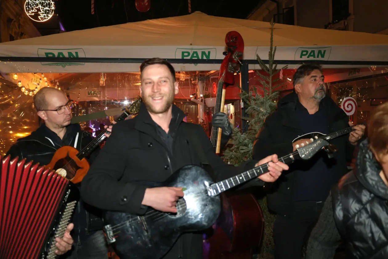 Tamburaški sastav Prim Čakovec advent (16)