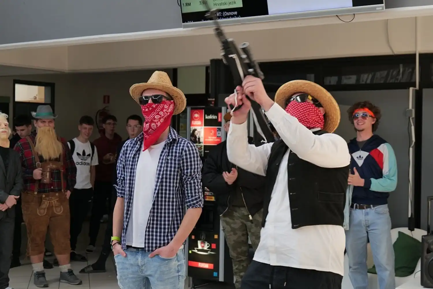 Tehnička škola ČK maškare 2025 (14) Tehnička škola ČK maškare 2025 (14)