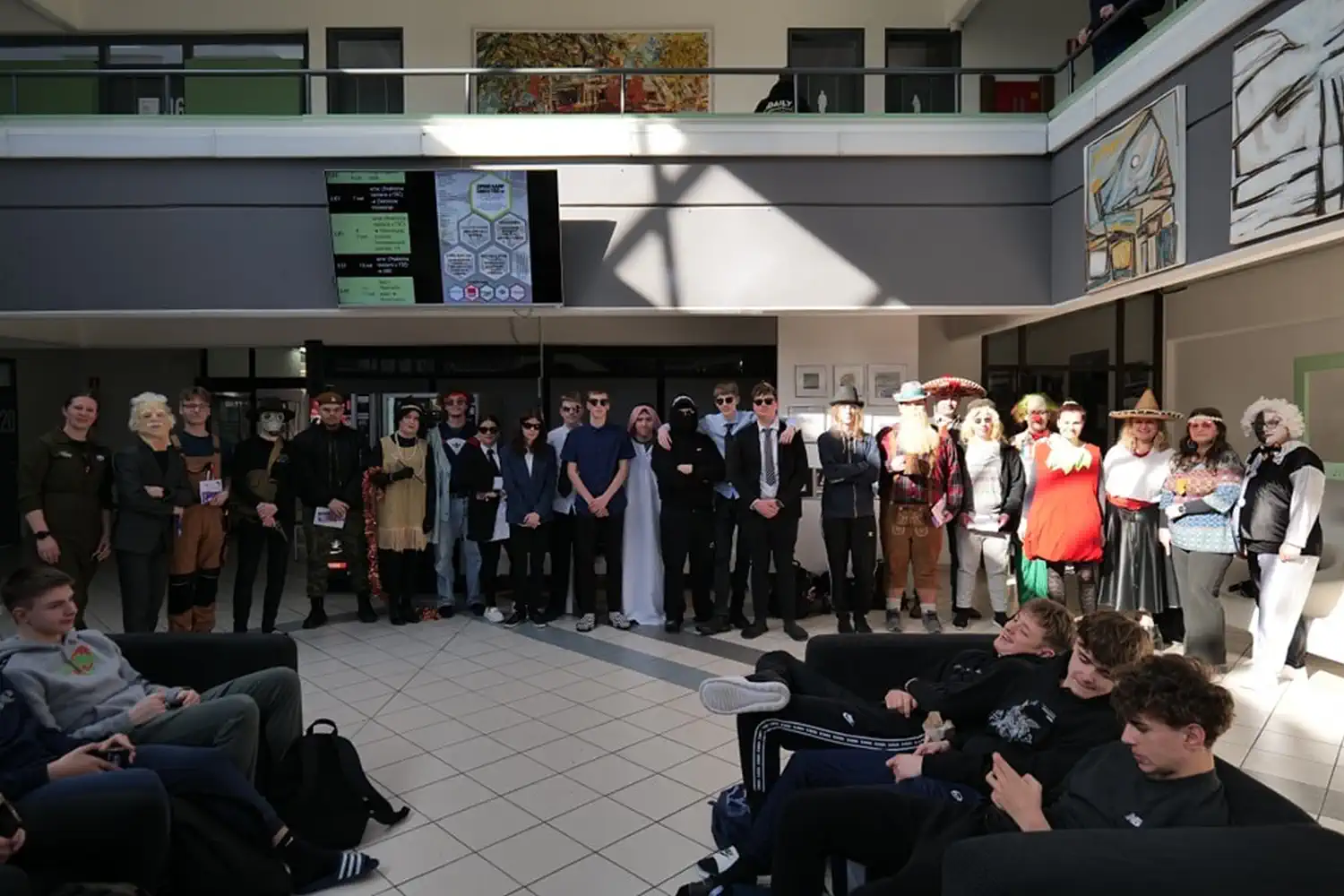 Tehnička škola ČK maškare 2025 (5) Tehnička škola ČK maškare 2025 (5)