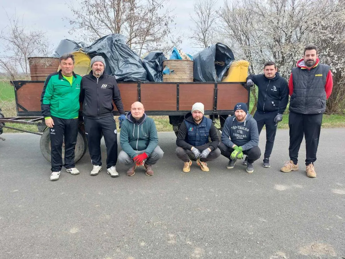 Teniski klub Dubravčan – radna akcija (10) Teniski klub Dubravčan – radna akcija (10)