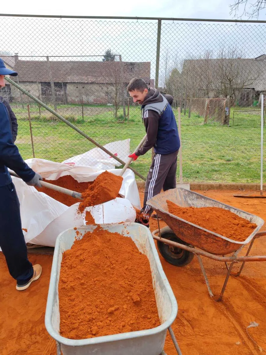 Teniski klub Dubravčan – radna akcija (5) Teniski klub Dubravčan – radna akcija (5)