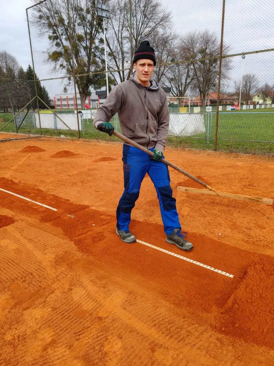 Teniski klub Dubravčan – radna akcija (6) Teniski klub Dubravčan – radna akcija (6)