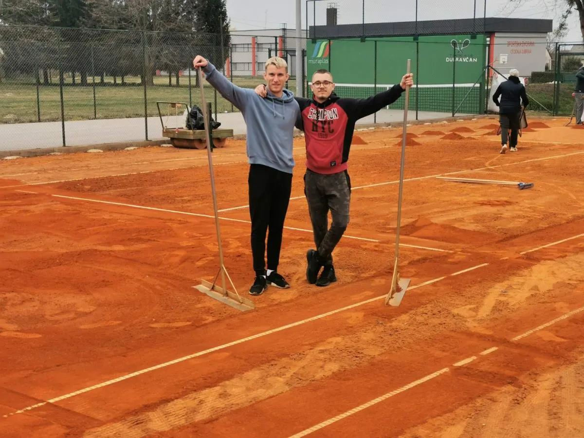 Teniski klub Dubravčan – radna akcija (8) Teniski klub Dubravčan – radna akcija (8)