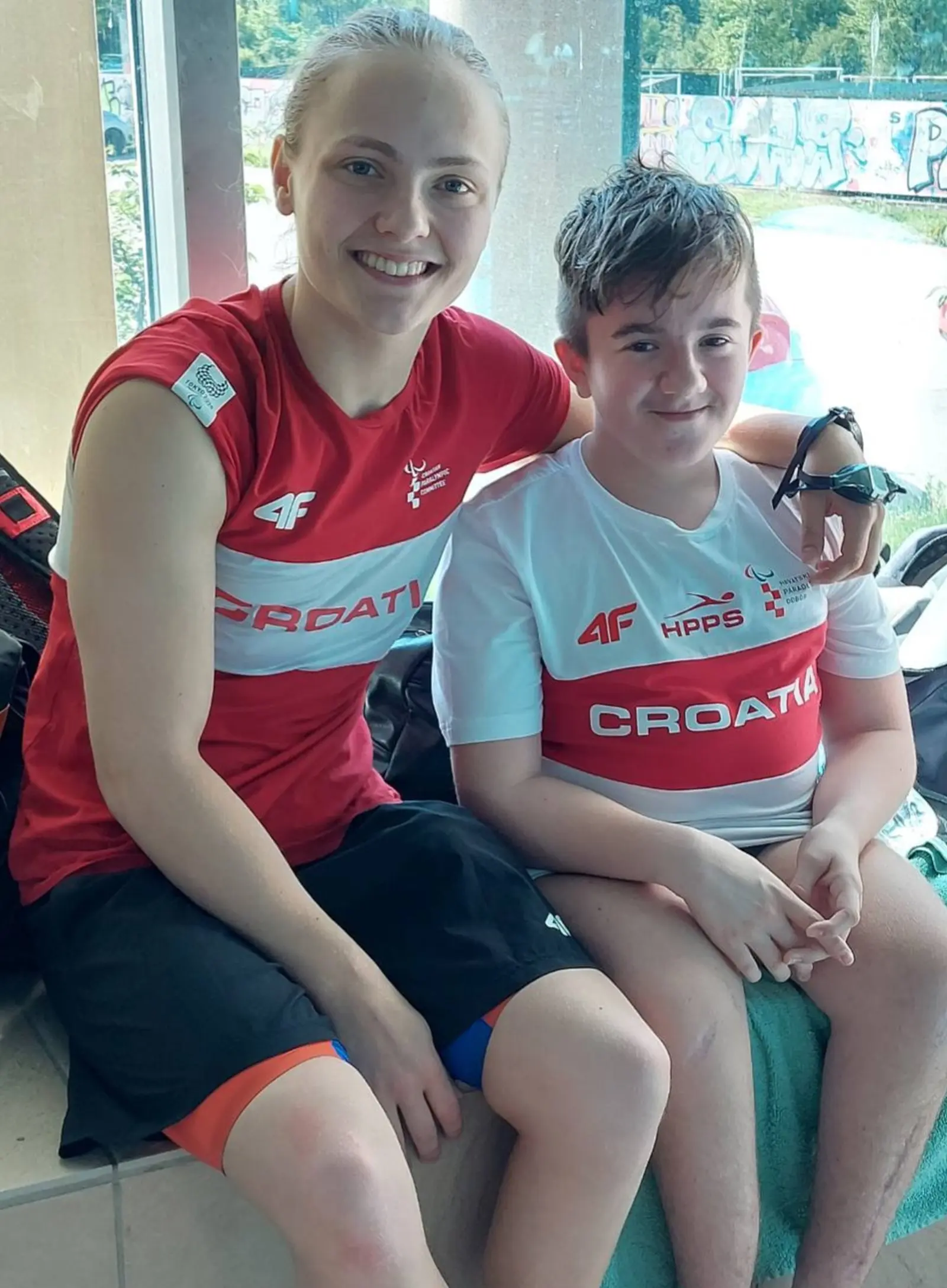 Teo Škvorc, Tajana Škvorc, Strahoninec, osteogenesis, stakleni, staklene kosti, udruga (7) Teo Škvorc, Tajana Škvorc, Strahoninec, osteogenesis, stakleni, staklene kosti, udruga (7)