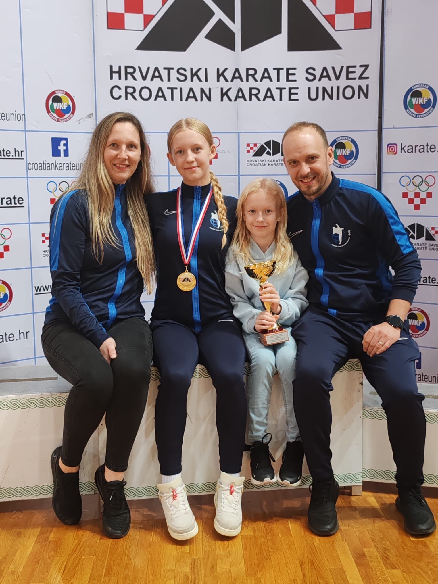 Tesa Balog druga s lijeva Tesa Balog druga s lijeva