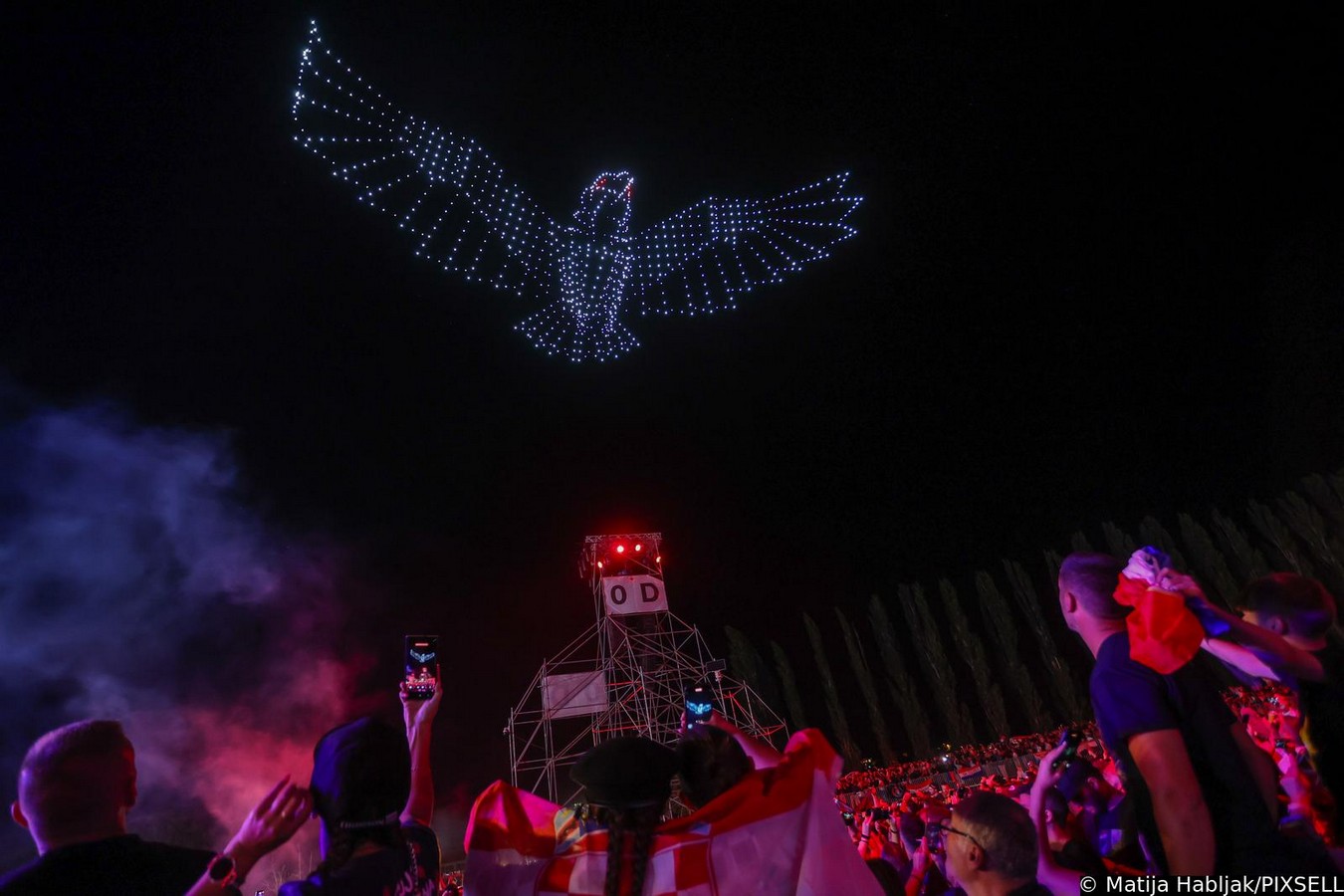 Scenografija dronovima na koncertu Marka Perkovića Thompsona