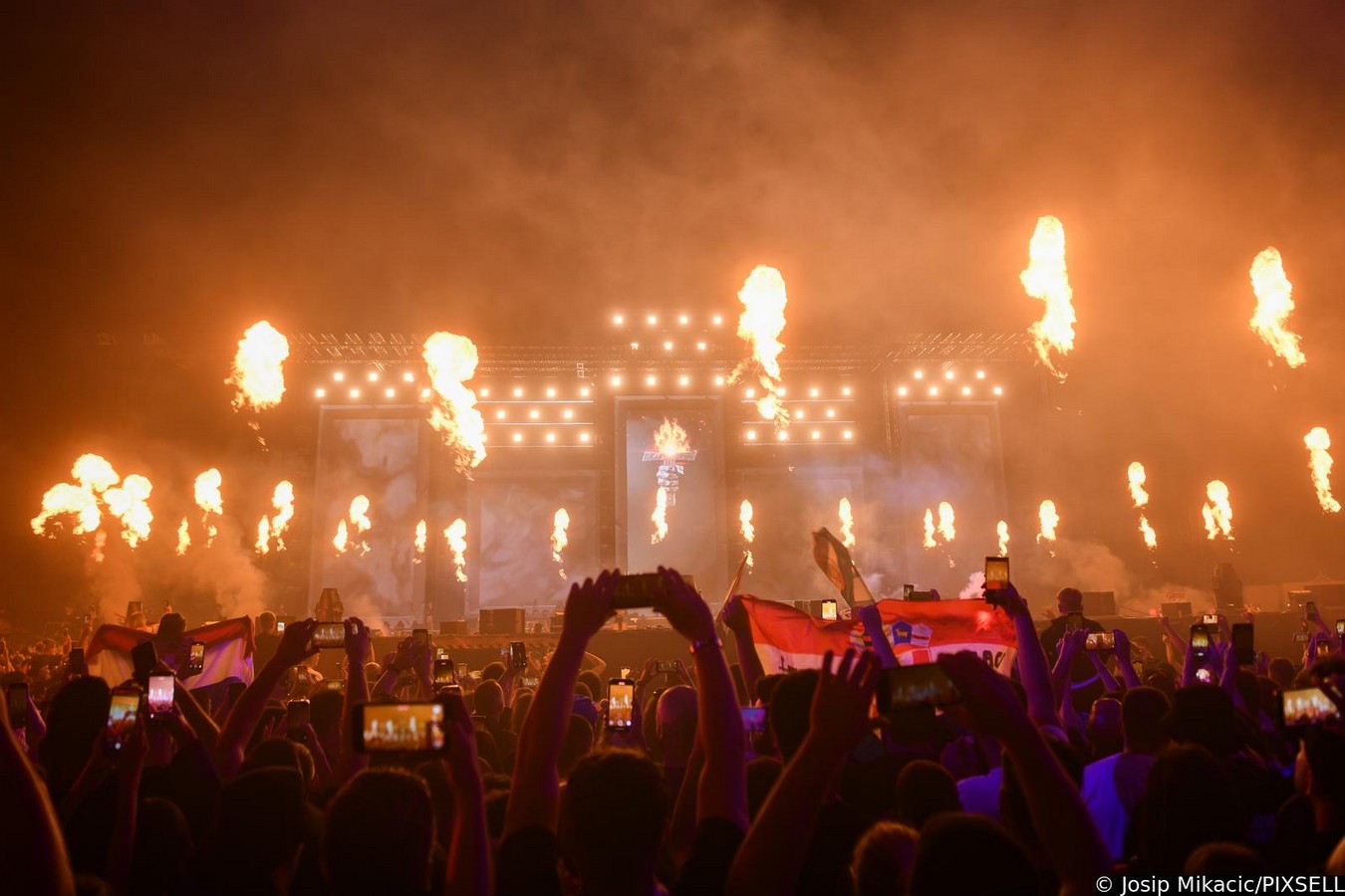 Veliki koncert Marka Perkovića Thompsona u Sinju