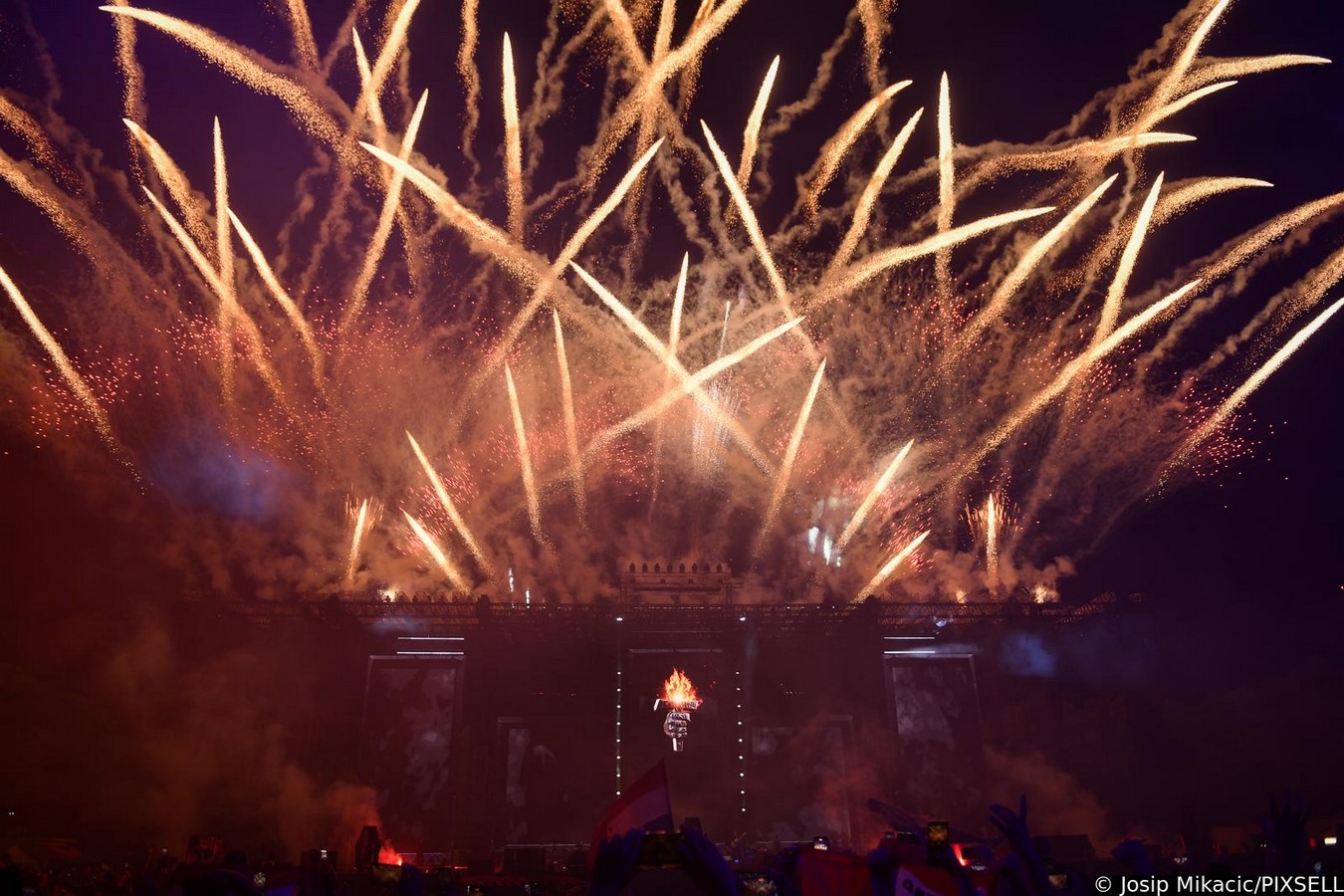 Veliki koncert Marka Perkovića Thompsona u Sinju