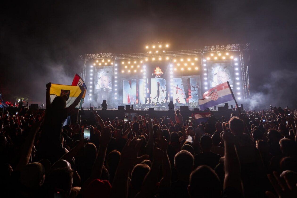 Veliki koncert Marka Perkovića Thompsona u Sinju Veliki koncert Marka Perkovića Thompsona u Sinju