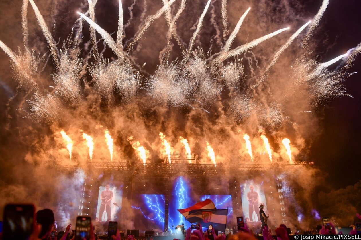 Veliki koncert Marka Perkovića Thompsona u Sinju Veliki koncert Marka Perkovića Thompsona u Sinju