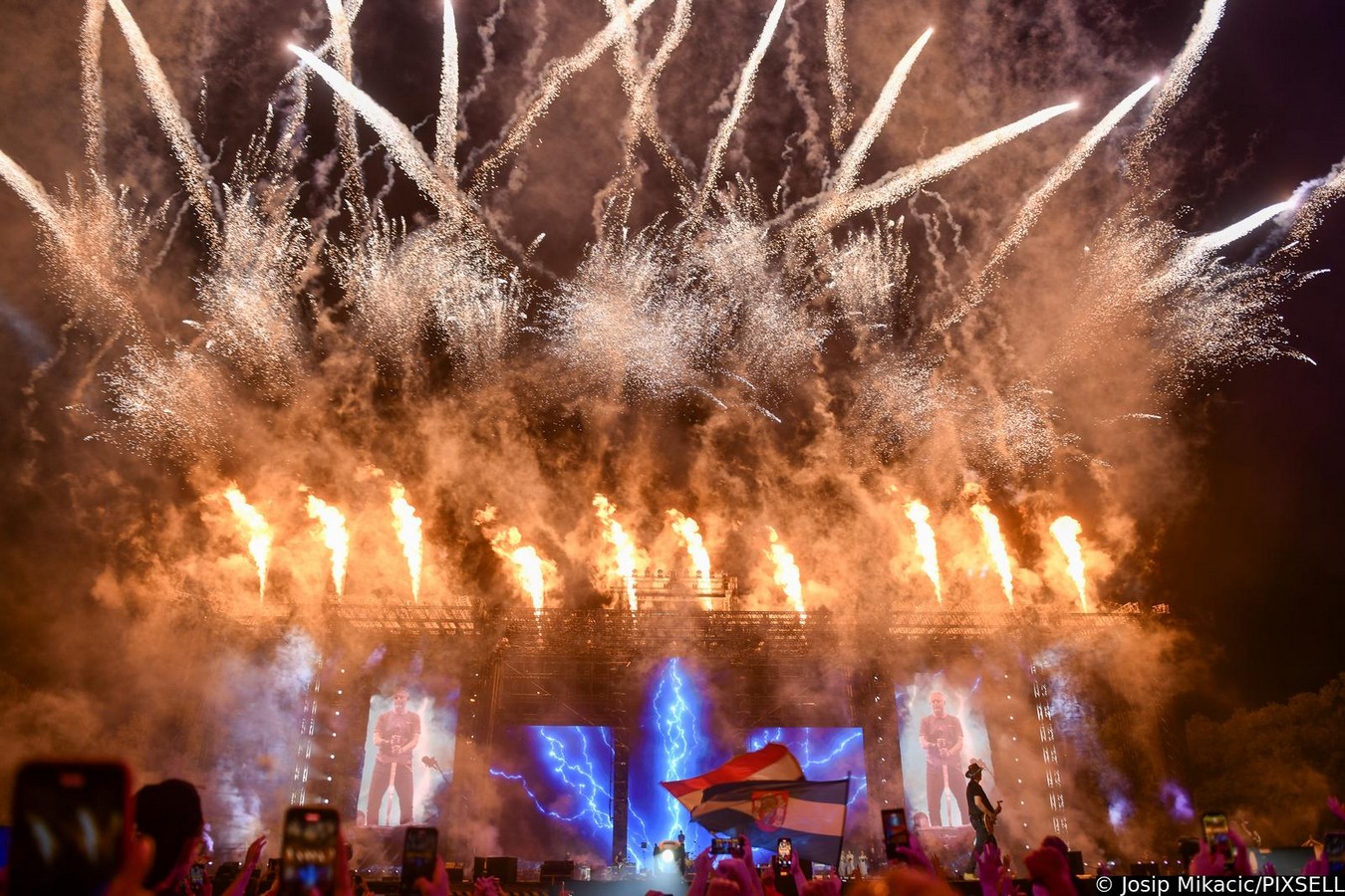 Veliki koncert Marka Perkovića Thompsona u Sinju