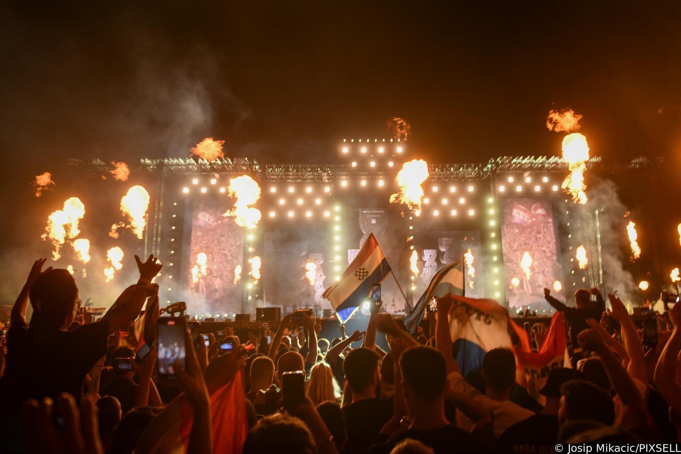 Veliki koncert Marka Perkovića Thompsona u Sinju