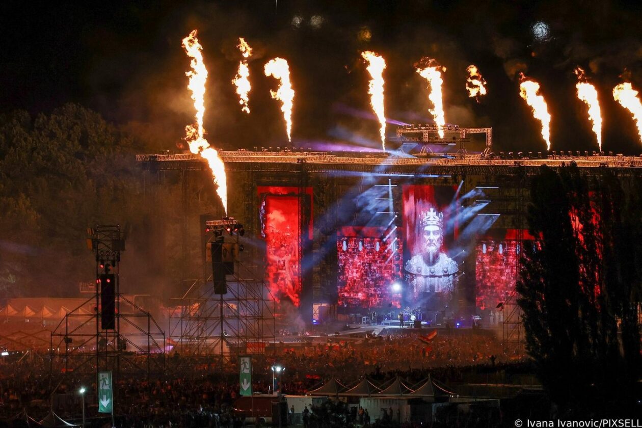 Veliki koncert Marka Perkovića Thompsona u Sinju Veliki koncert Marka Perkovića Thompsona u Sinju