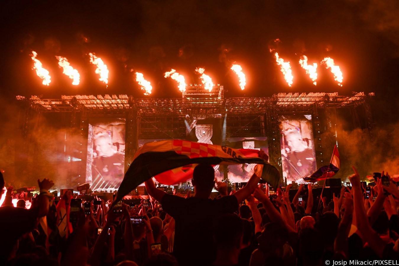 Veliki koncert Marka Perkovića Thompsona u Sinju