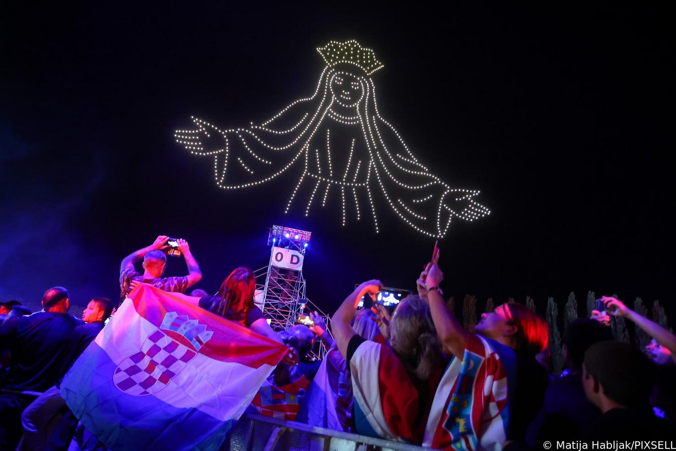 Scenografija dronovima na koncertu Marka Perkovića Thompsona