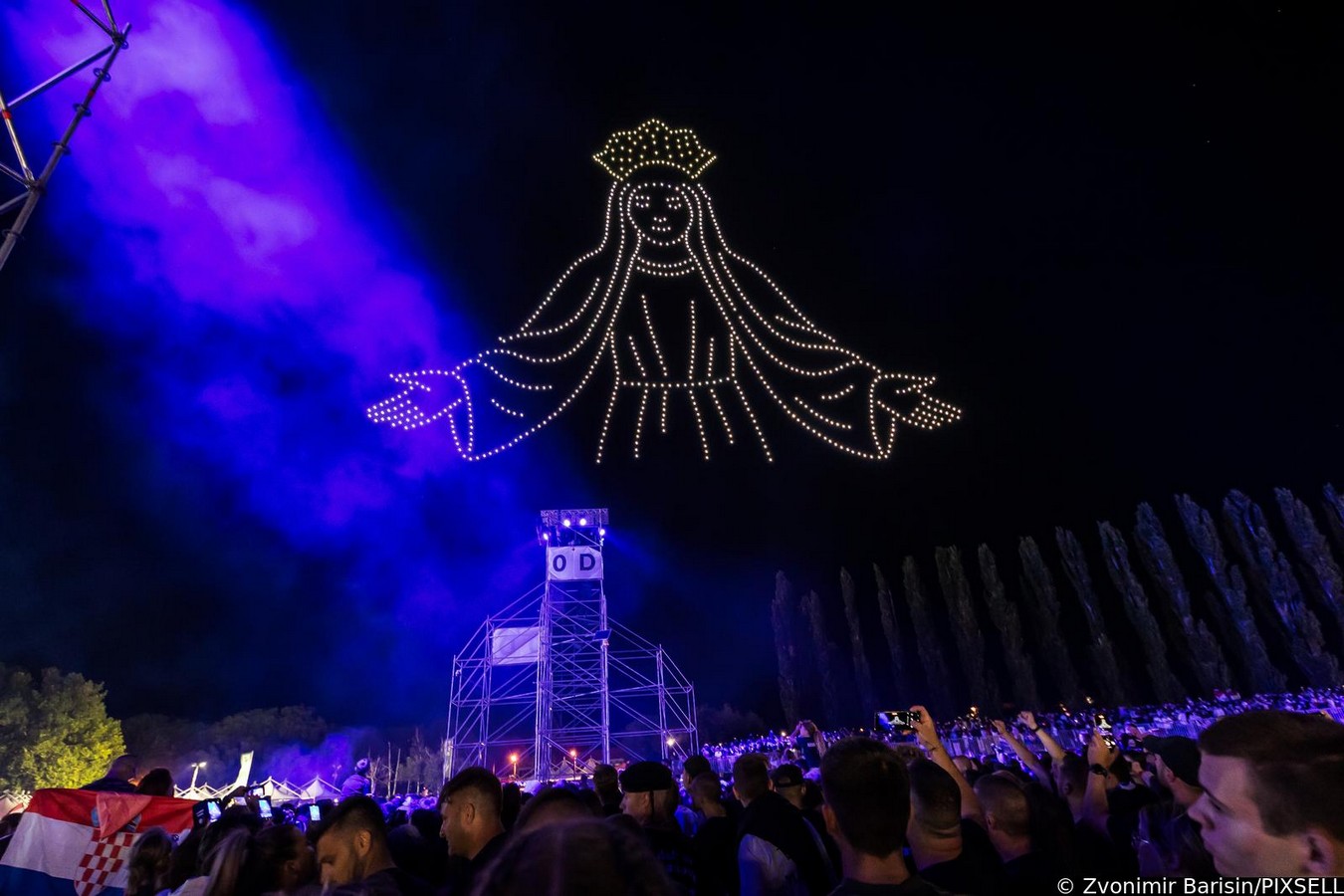 Scenografija dronovima na koncertu Marka Perkovića Thompsona