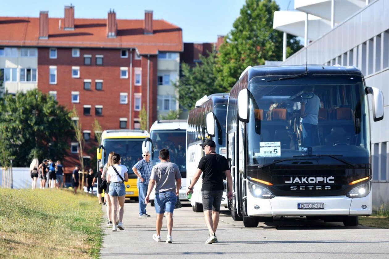 Čakovec: Polazak prvih autobusa na koncert Marka Perkovića Thompsona