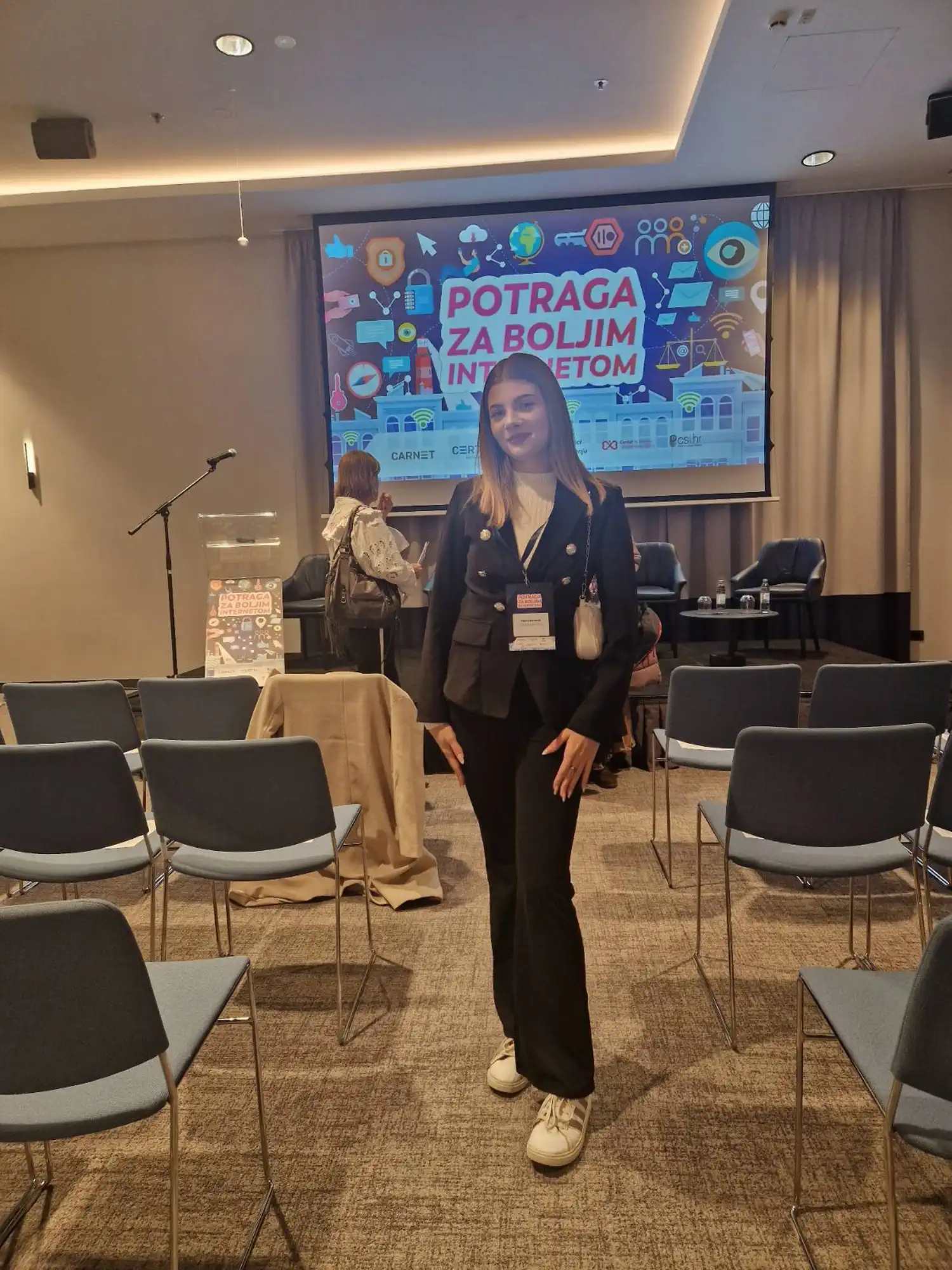 Tijana Barlović na konferenciji u Zagrebu Njezin video među najboljima u Hrvatskoj (3) Tijana Barlović na konferenciji u Zagrebu Njezin video među najboljima u Hrvatskoj (3)