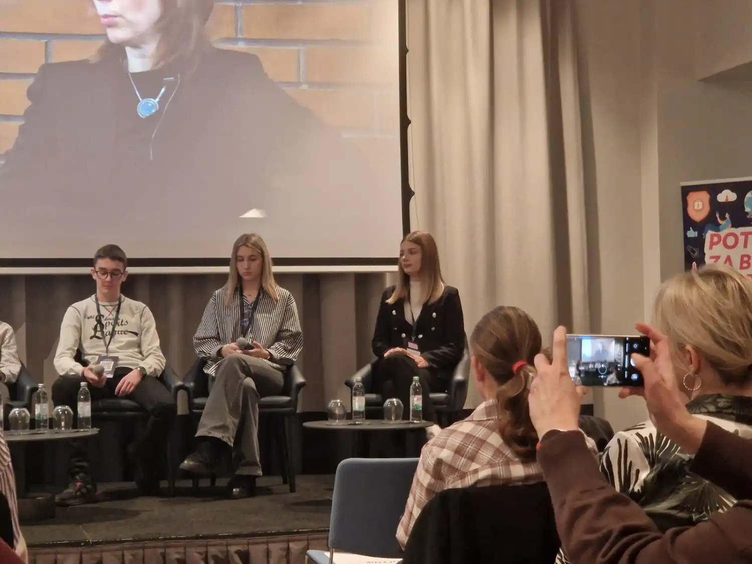 Tijana Barlović na konferenciji u Zagrebu Njezin video među najboljima u Hrvatskoj (4) Tijana Barlović na konferenciji u Zagrebu Njezin video među najboljima u Hrvatskoj (4)