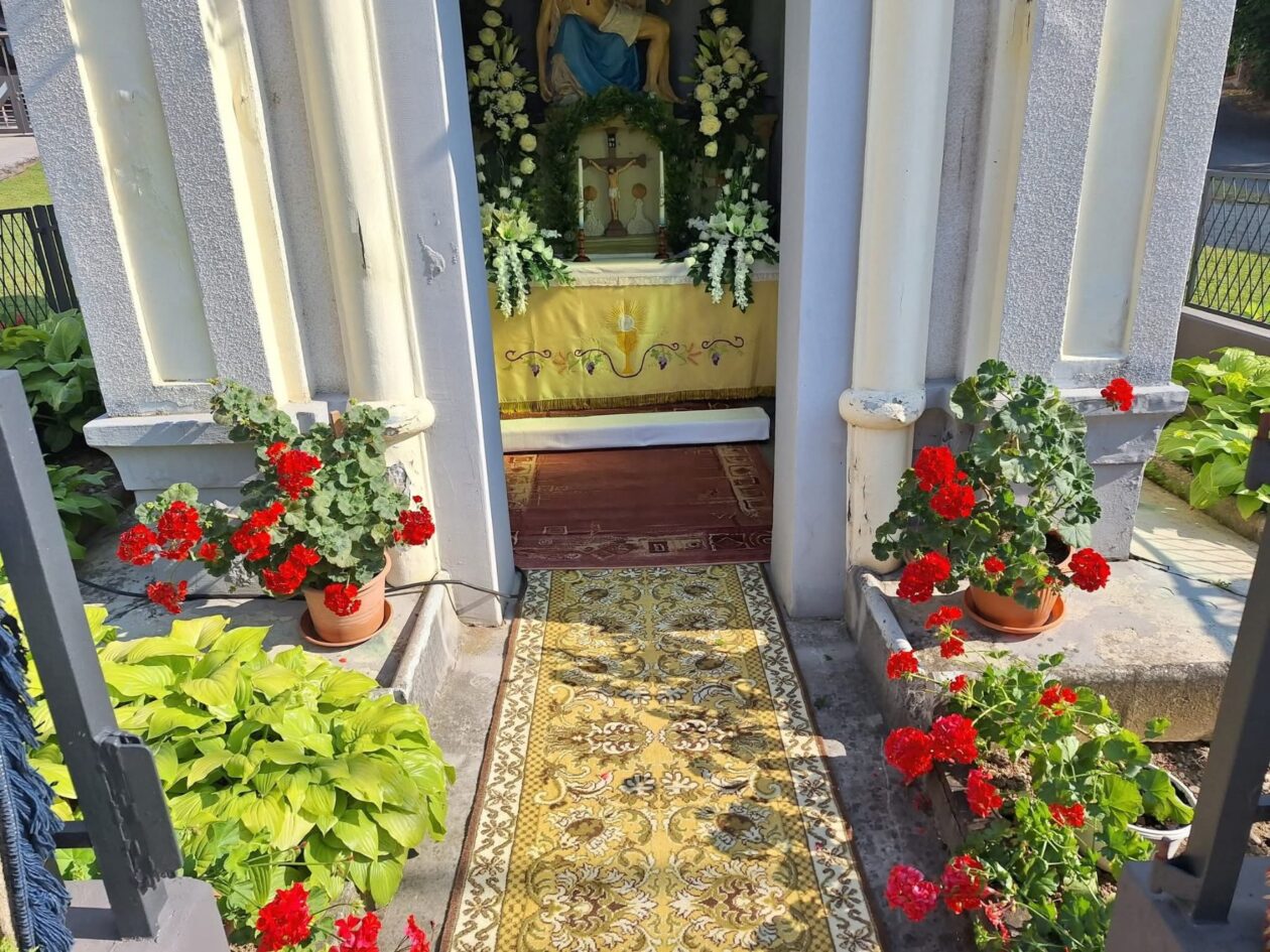 Tijelovo, kapelice u Belici (13) Tijelovo, kapelice u Belici (13)