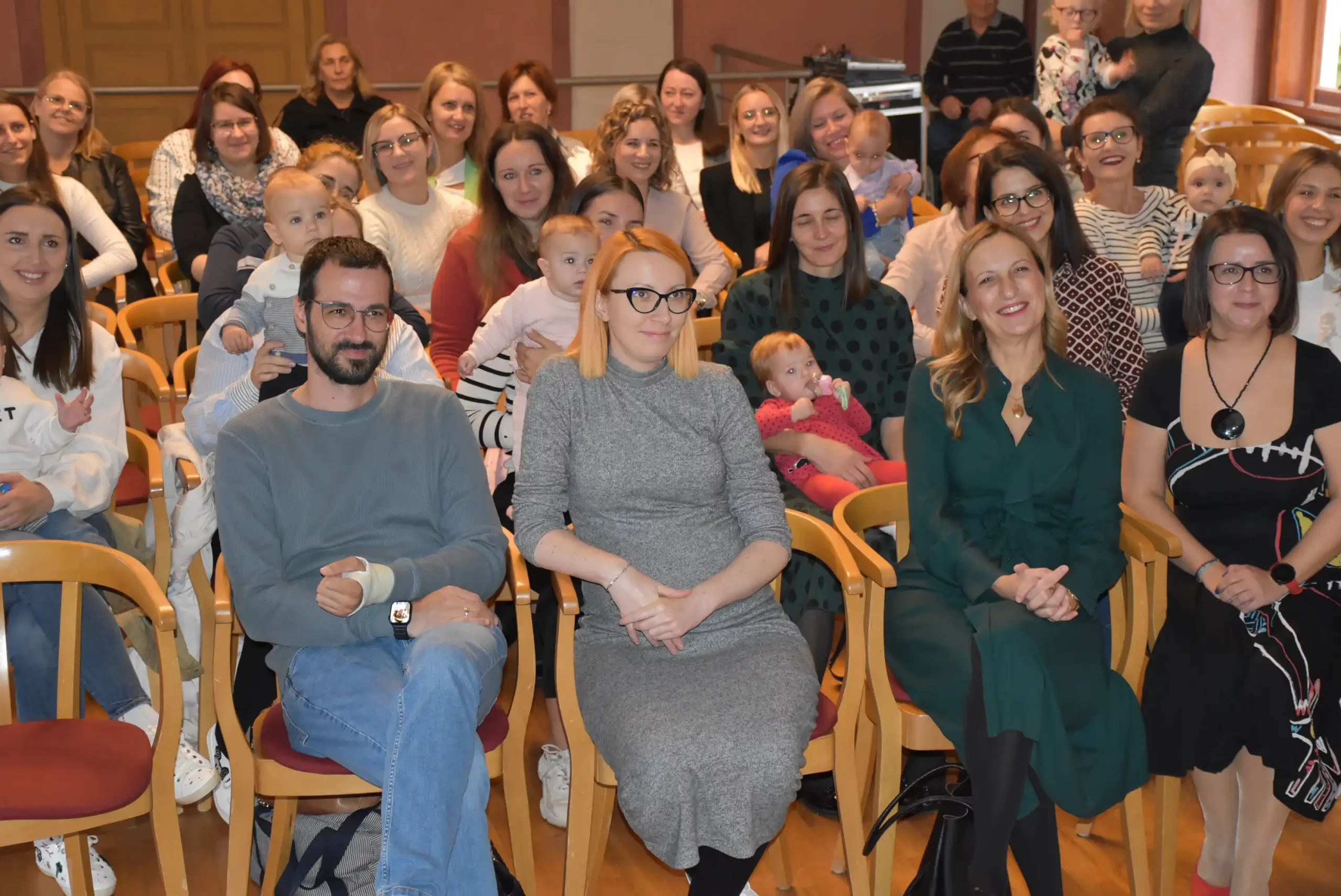 Tjedan dojenja (16) Tjedan dojenja (16)