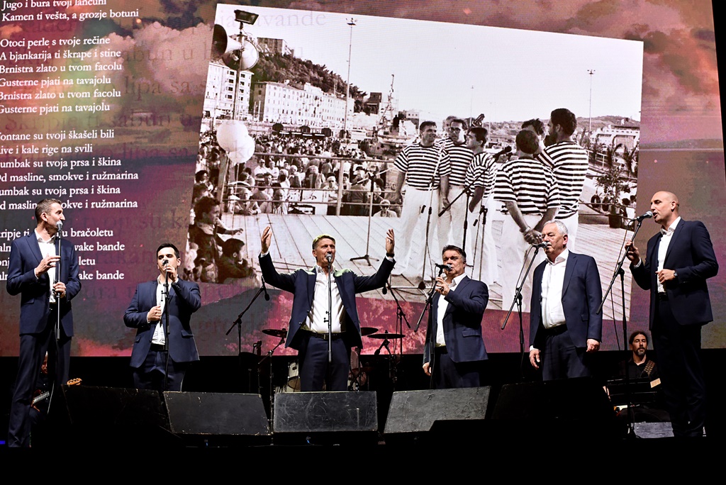 Tomislav Brali i Klapa Intrade Varaždin (18) Tomislav Brali i Klapa Intrade Varaždin (18)