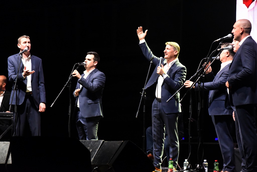 Tomislav Brali i Klapa Intrade Varaždin (19) Tomislav Brali i Klapa Intrade Varaždin (19)