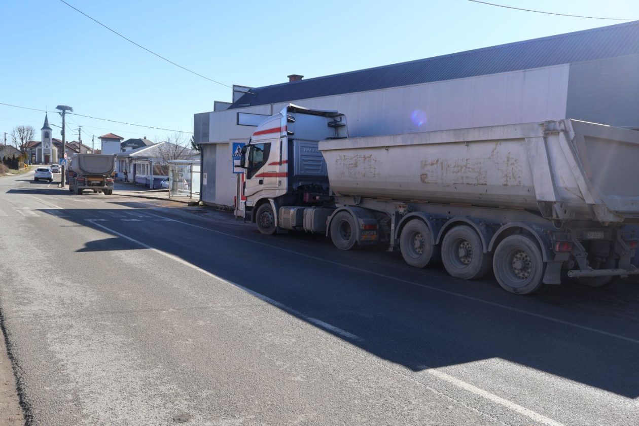 Totovec kamioni (3) Totovec kamioni (3)