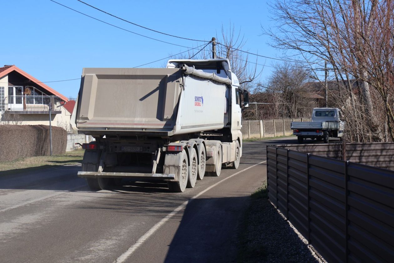 Totovec kamioni (4) Totovec kamioni (4)