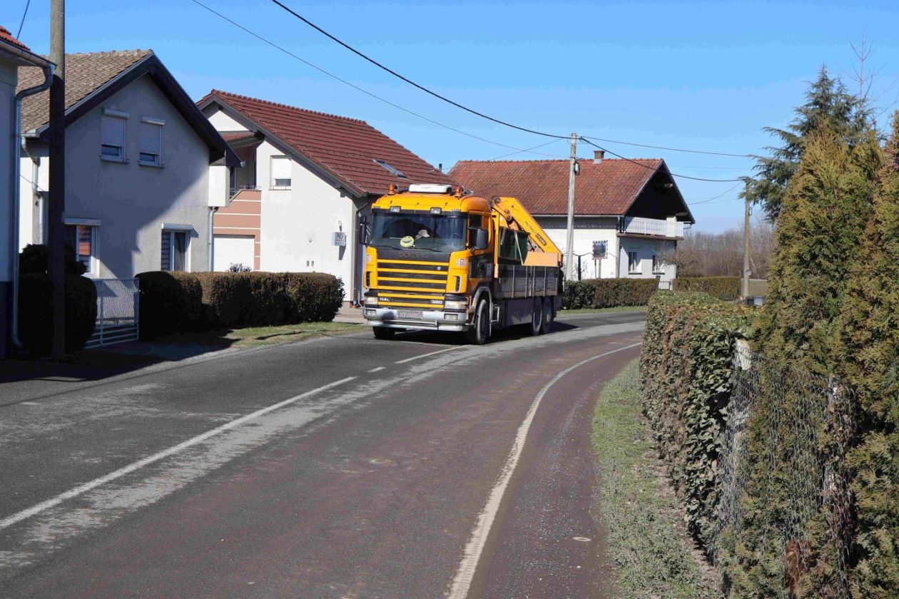 Totovec kamioni (5) Totovec kamioni (5)