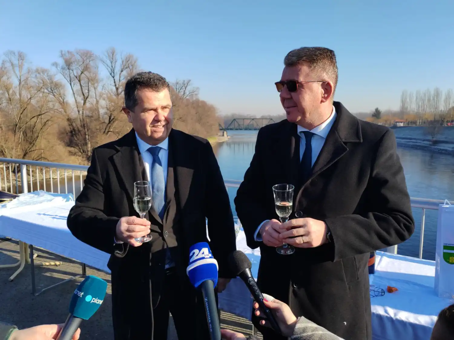 Tradicionalni susret na mostu preko Mure Hrvatska i slovenska policija zaključuju godinu (1)