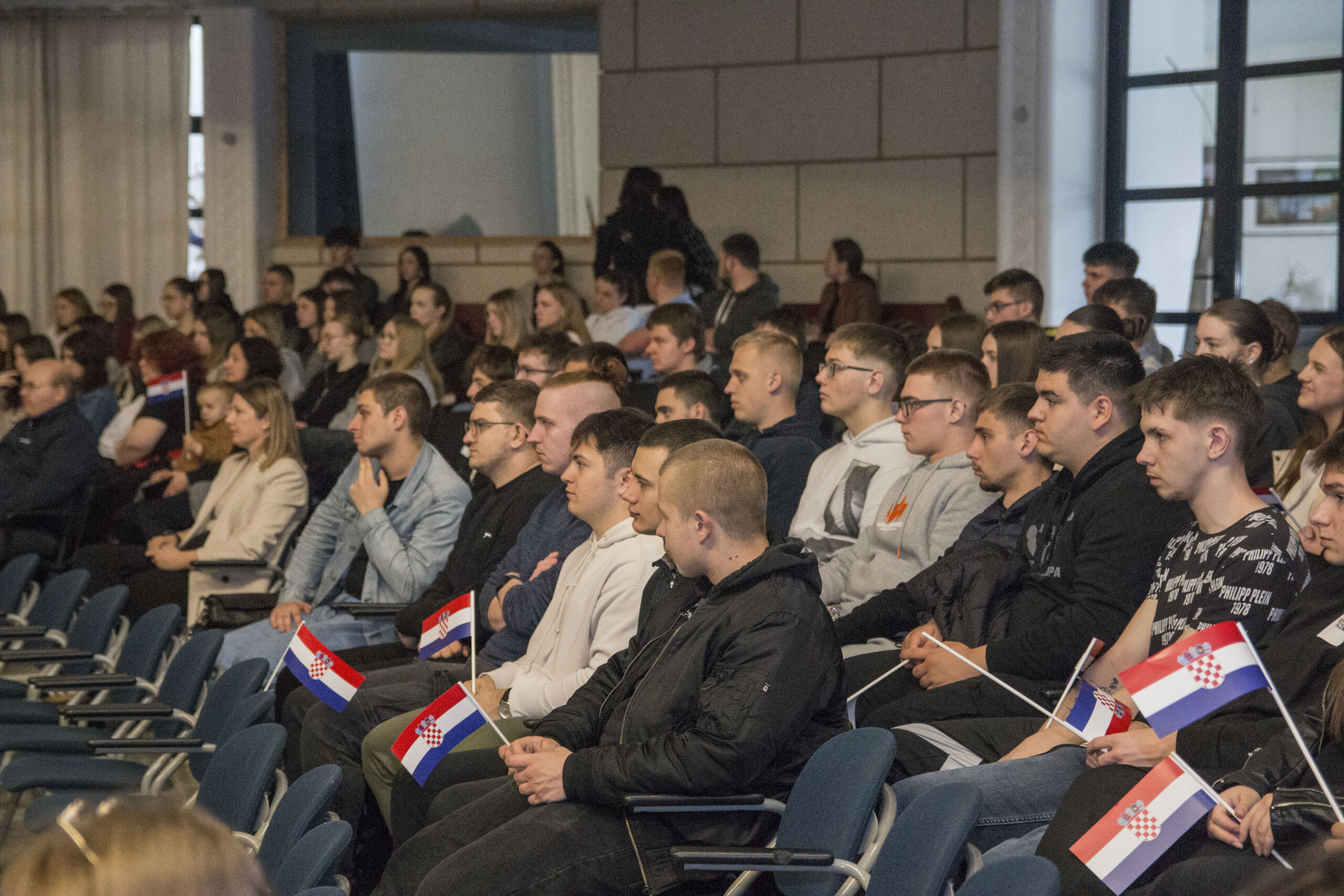 Tribina Domovinski rat i VRO Bljesak (12) Tribina Domovinski rat i VRO Bljesak (12)