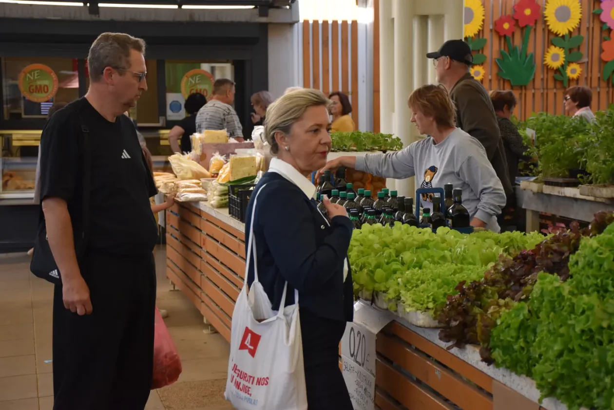 Tržnica, Čakovec, 31.5.2025 (28) Tržnica, Čakovec, 31.5.2025 (28)