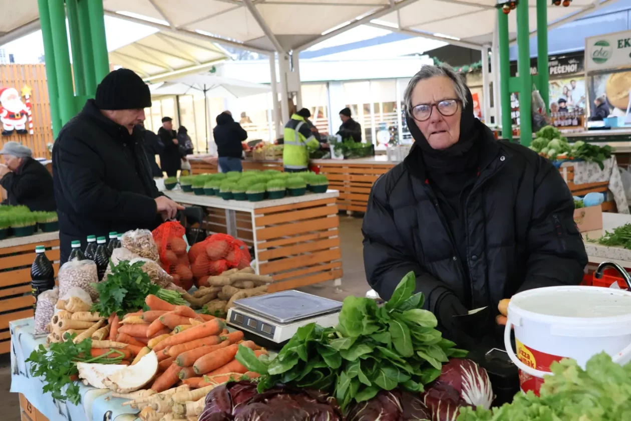 Tržnica Čakovec badnjak 24.12.2025 (40) Tržnica Čakovec badnjak 24.12.2025 (40)