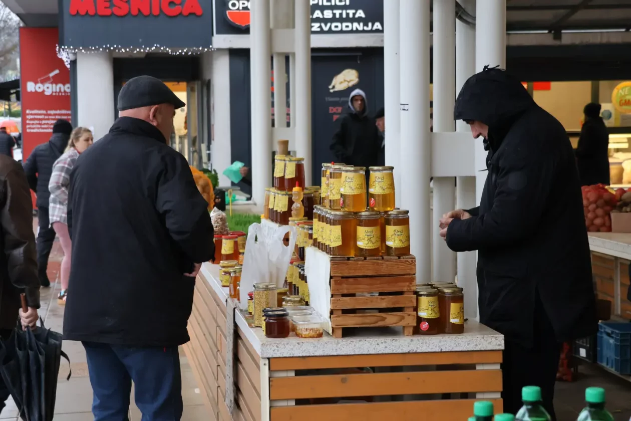 Tržnica Čakovec badnjak 24.12.2025 (46) Tržnica Čakovec badnjak 24.12.2025 (46)