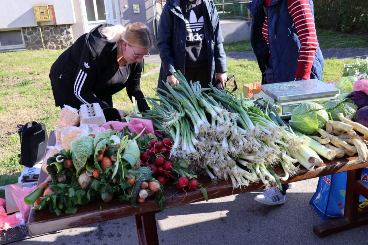 Tržnica prelog uoči usrksa 2026 (10)