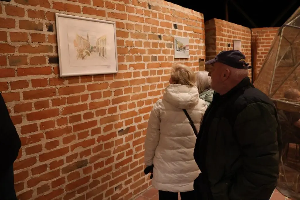 U Bedemu otvorena izložba Likovne kolonije hrvatskih branitelja, njihove djece i unuka čiji će fundus biti darovan Zakladi „Katruža“ (11) U Bedemu otvorena izložba Likovne kolonije hrvatskih branitelja, njihove djece i unuka čiji će fundus biti darovan Zakladi „Katruža“ (11)