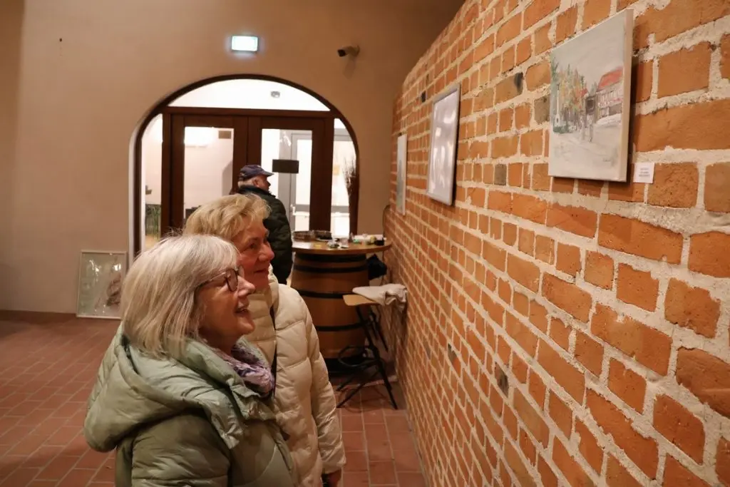 U Bedemu otvorena izložba Likovne kolonije hrvatskih branitelja, njihove djece i unuka čiji će fundus biti darovan Zakladi „Katruža“ (12) U Bedemu otvorena izložba Likovne kolonije hrvatskih branitelja, njihove djece i unuka čiji će fundus biti darovan Zakladi „Katruža“ (12)