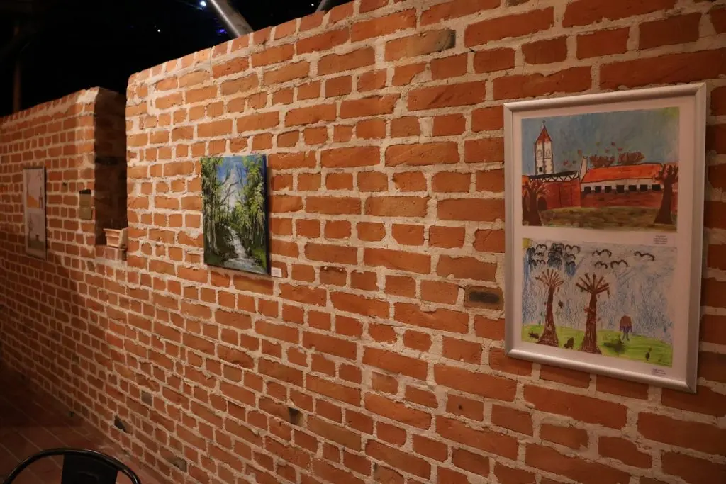 U Bedemu otvorena izložba Likovne kolonije hrvatskih branitelja, njihove djece i unuka čiji će fundus biti darovan Zakladi „Katruža“ (7) U Bedemu otvorena izložba Likovne kolonije hrvatskih branitelja, njihove djece i unuka čiji će fundus biti darovan Zakladi „Katruža“ (7)