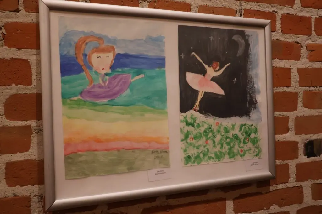 U Bedemu otvorena izložba Likovne kolonije hrvatskih branitelja, njihove djece i unuka čiji će fundus biti darovan Zakladi „Katruža“ (8) U Bedemu otvorena izložba Likovne kolonije hrvatskih branitelja, njihove djece i unuka čiji će fundus biti darovan Zakladi „Katruža“ (8)