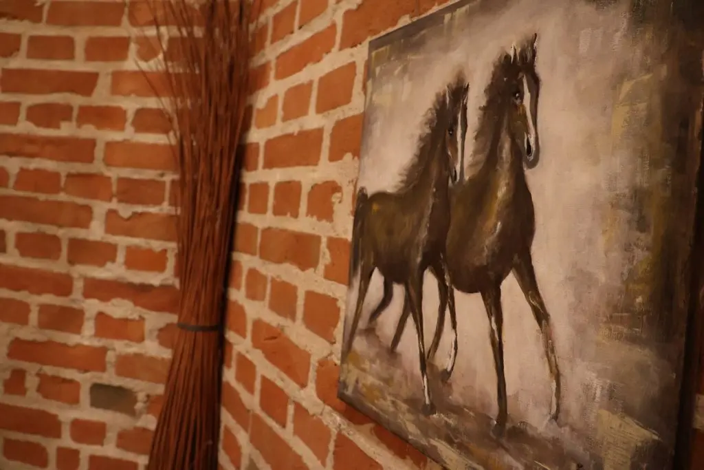 U Bedemu otvorena izložba Likovne kolonije hrvatskih branitelja, njihove djece i unuka čiji će fundus biti darovan Zakladi „Katruža“ (9) U Bedemu otvorena izložba Likovne kolonije hrvatskih branitelja, njihove djece i unuka čiji će fundus biti darovan Zakladi „Katruža“ (9)