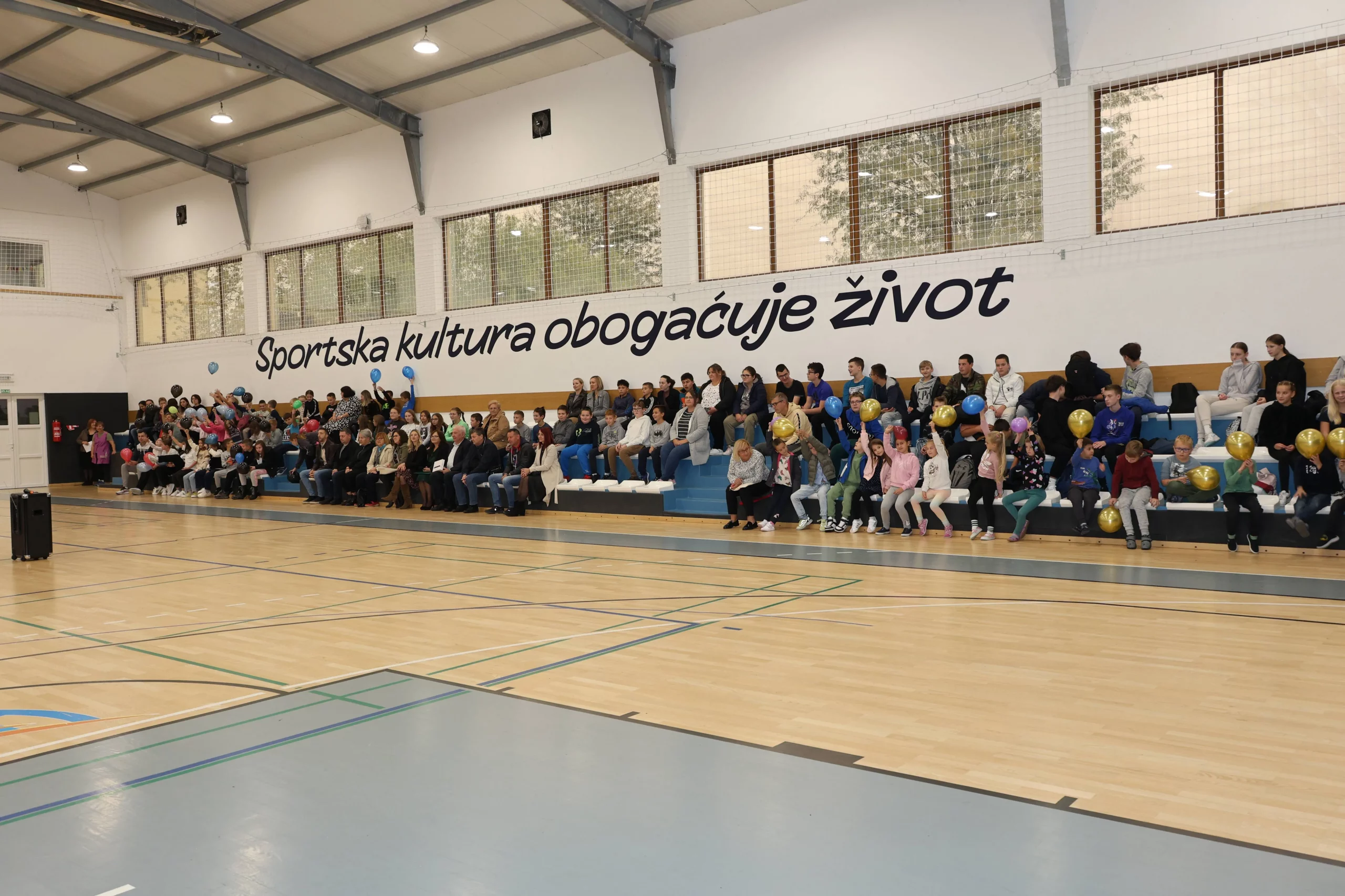 U OŠ Draškovec otvorena vanjska učionica i izložba naše suradnice Mateje Balent (1)