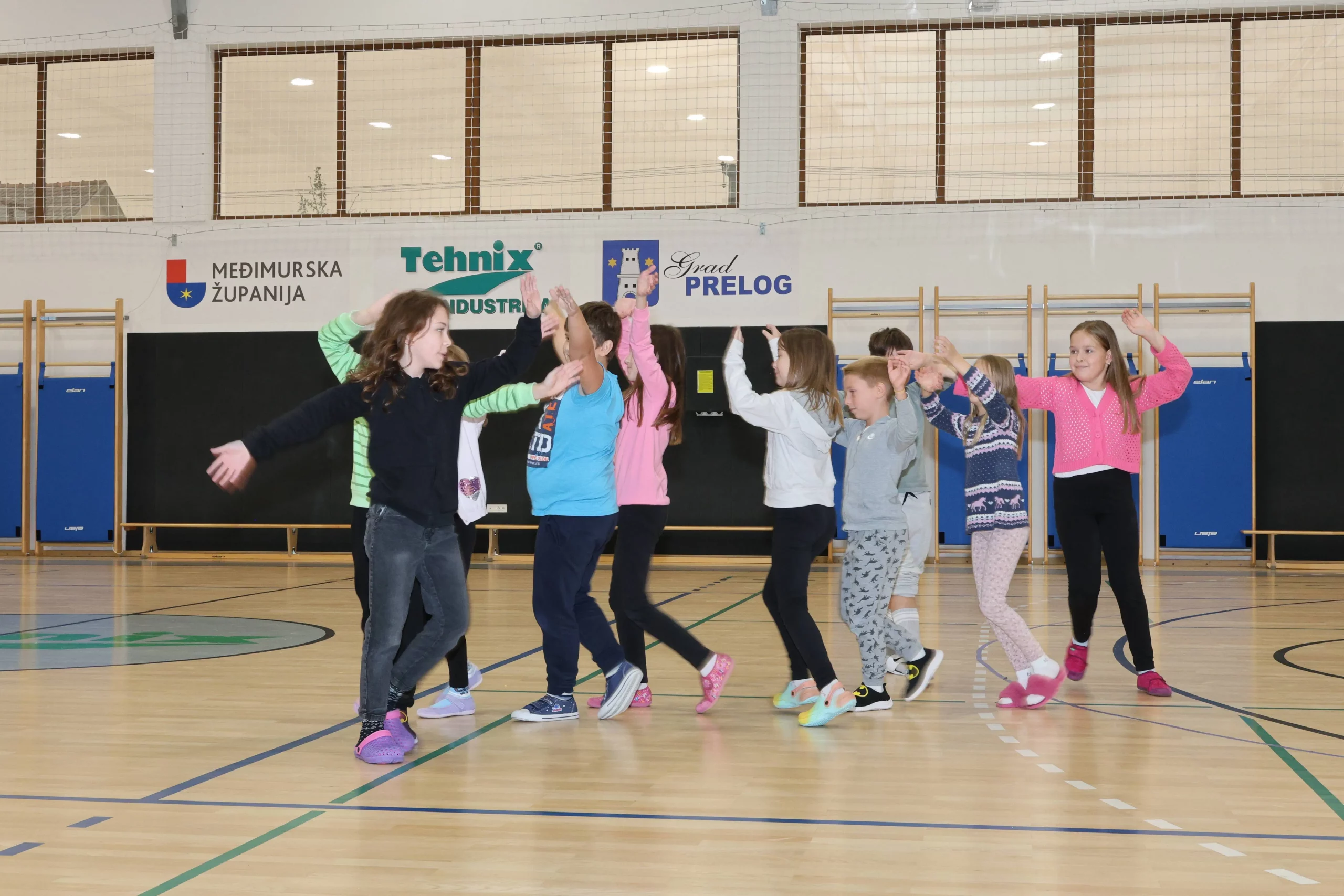 U OŠ Draškovec otvorena vanjska učionica i izložba naše suradnice Mateje Balent (20)