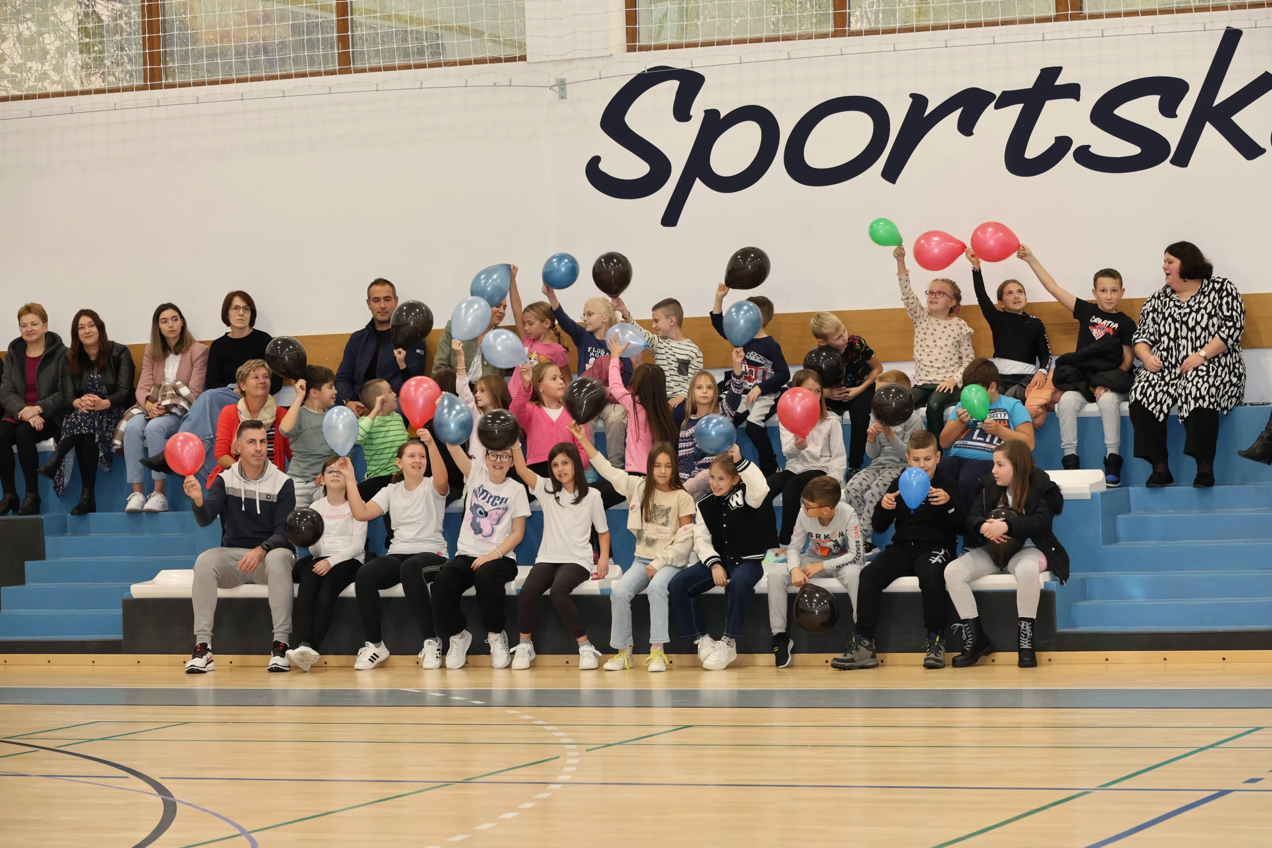 U OŠ Draškovec otvorena vanjska učionica i izložba naše suradnice Mateje Balent (25)