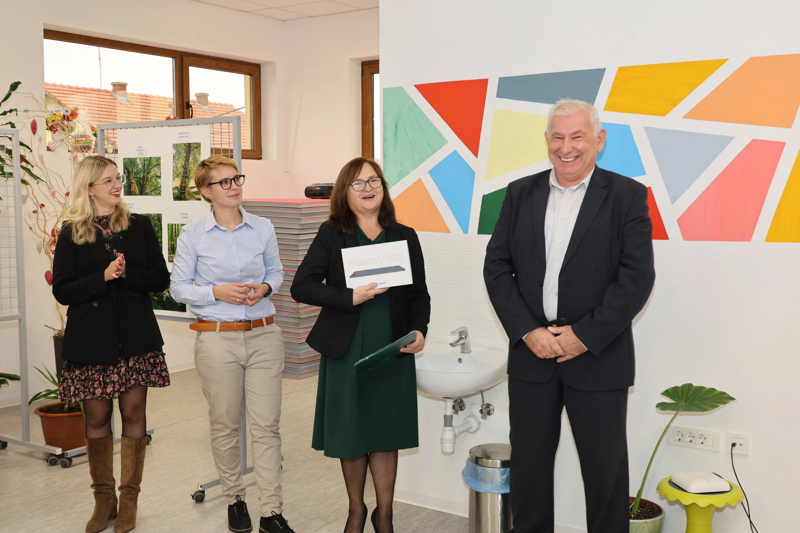 U OŠ Draškovec otvorena vanjska učionica i izložba naše suradnice Mateje Balent (7)