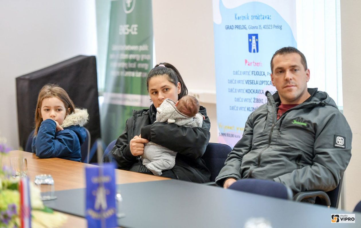 U Prelogu podijeljene naknade za 15 novorođenčadi (2)