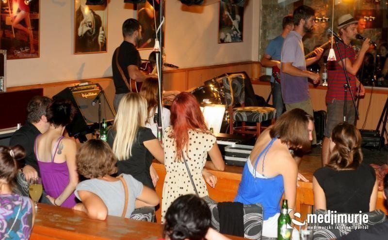 U RIKVERC PETKOM Pune čakovečke ulice i fešta u Paladinu uz Mejaše (20)