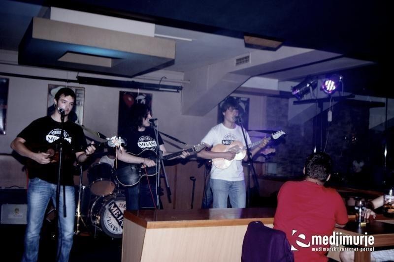 U RIKVERC PETKOM Pune čakovečke ulice i fešta u Paladinu uz Mejaše (28)